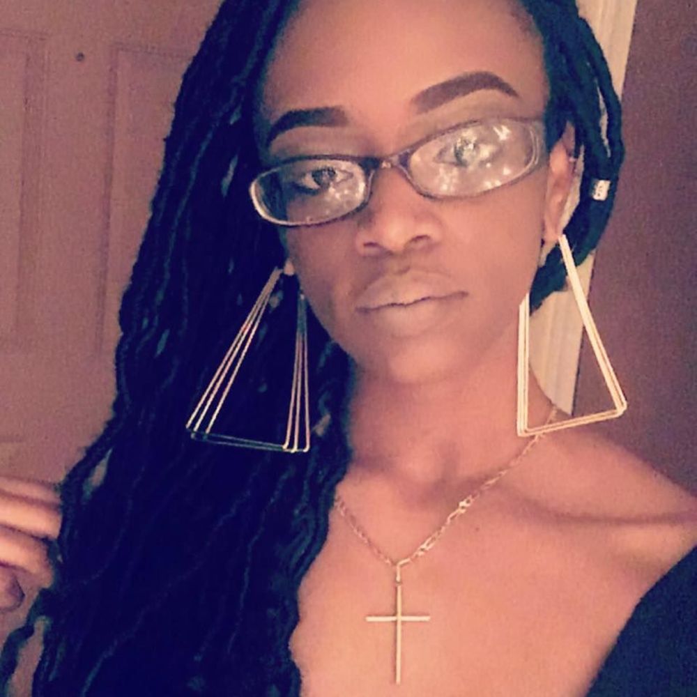 Meet your Posher, Corinthia